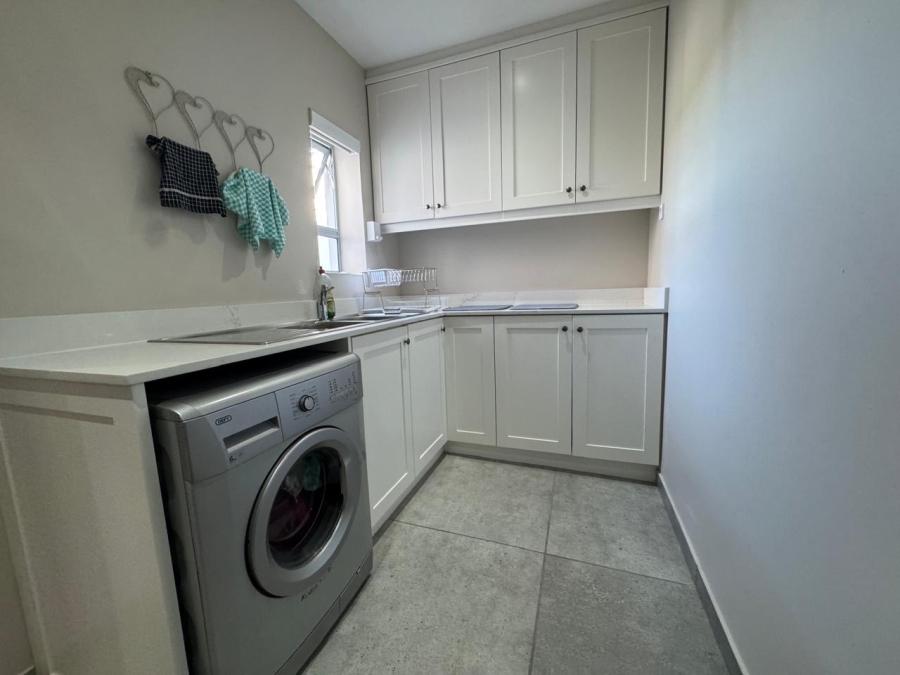 3 Bedroom Property for Sale in Blue Lagoon Western Cape